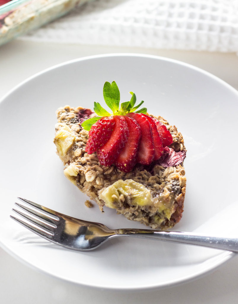 Strawberry Banana Baked Oatmeal 