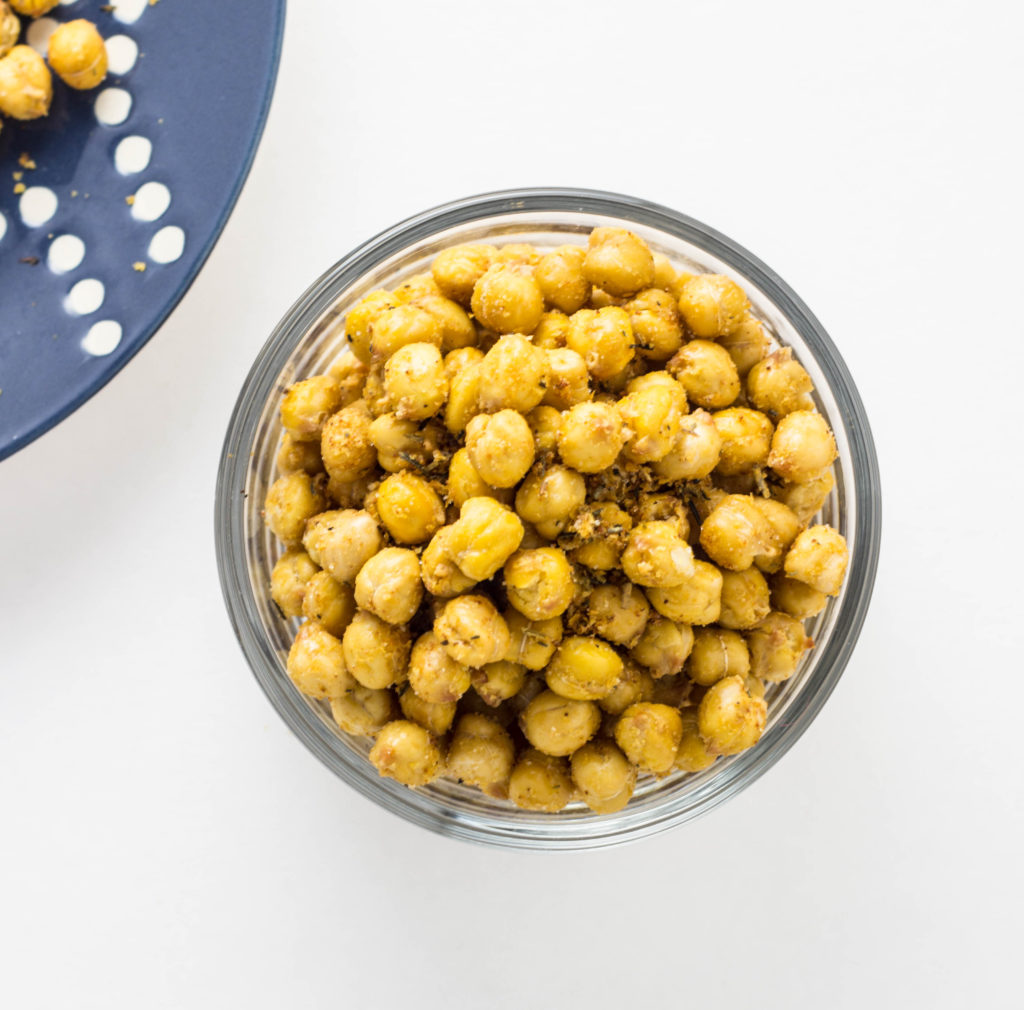 Cheezy Herb Roasted Chickpeas 