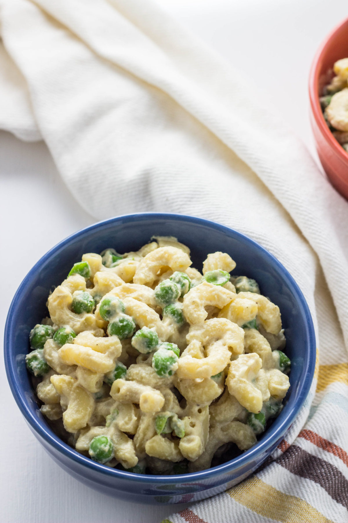 Close up of Vegan Cashew Mac 'n Cheese with Peas