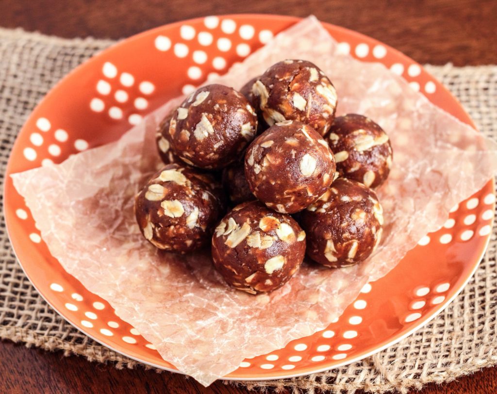 No Bake Peanut Butter Oatmeal Balls