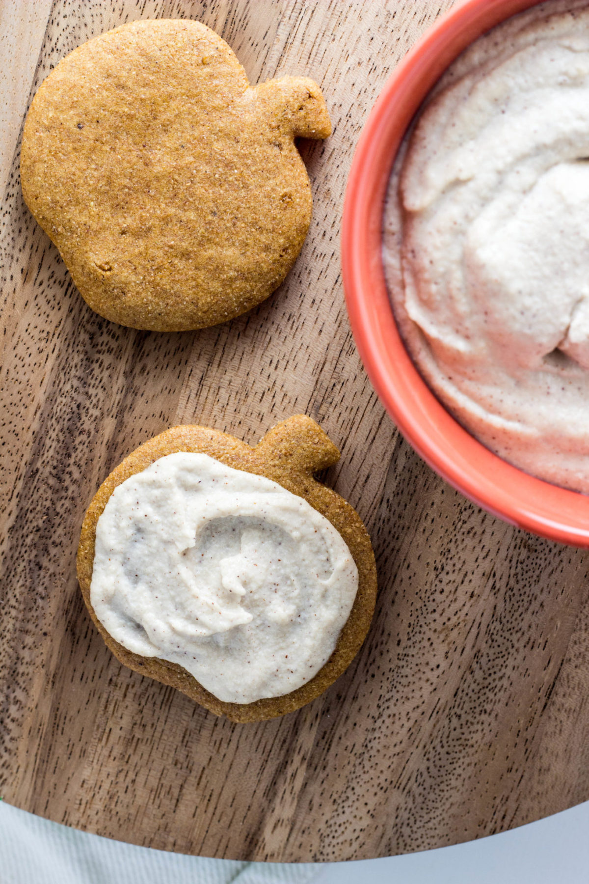 Frosted Pumpkin Gingerbread Cookies 