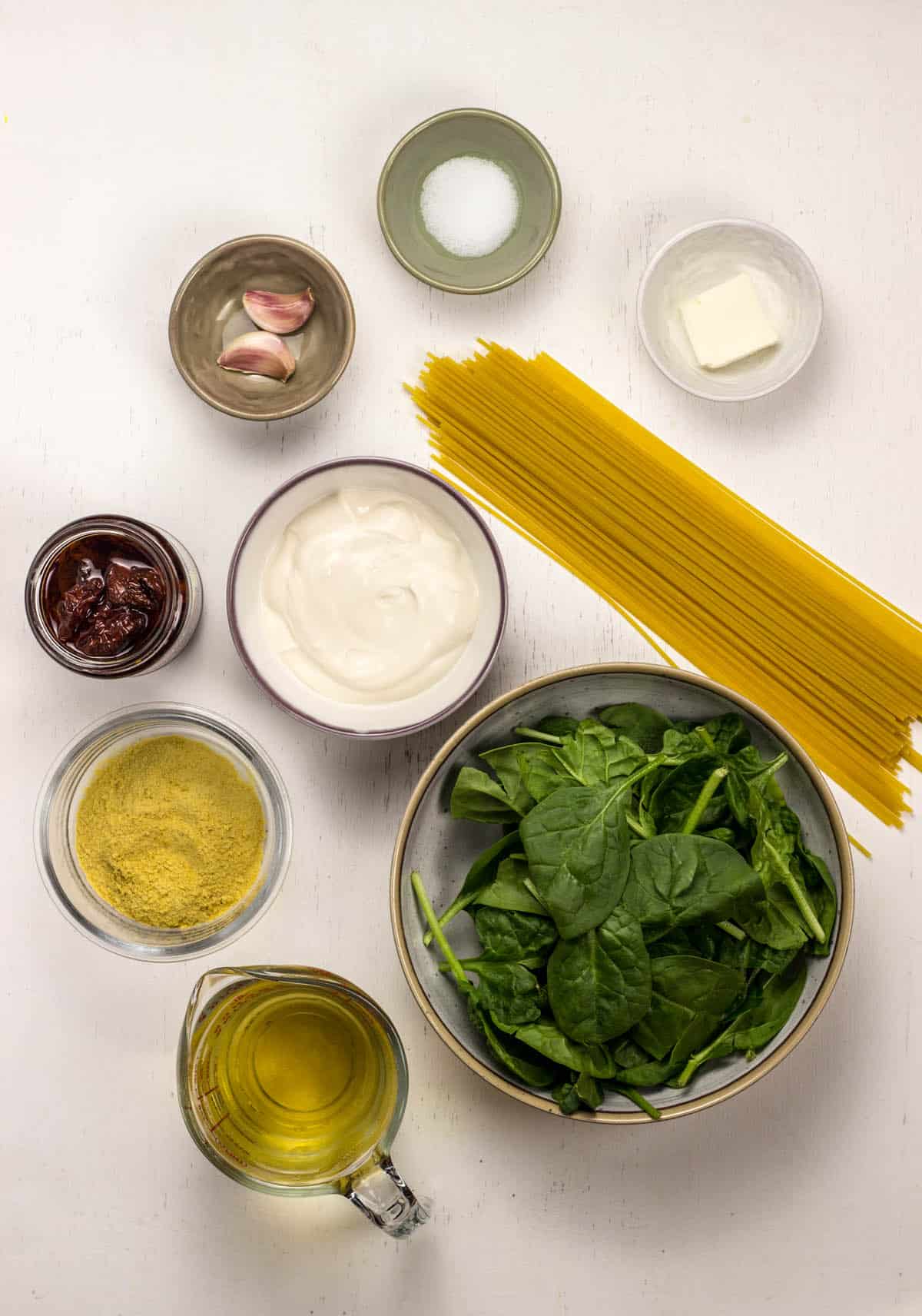 Ingredients for Creamy Spaghetti with Sun-dried Tomatoes
